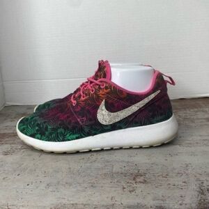 Nike Roshe Run Palm Tree Floral Running Shoes (677784-602) w 7 y 5.5